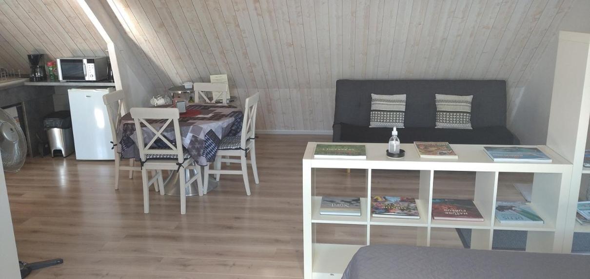 Apartamento La Gilleterie Loireauxence Exterior foto