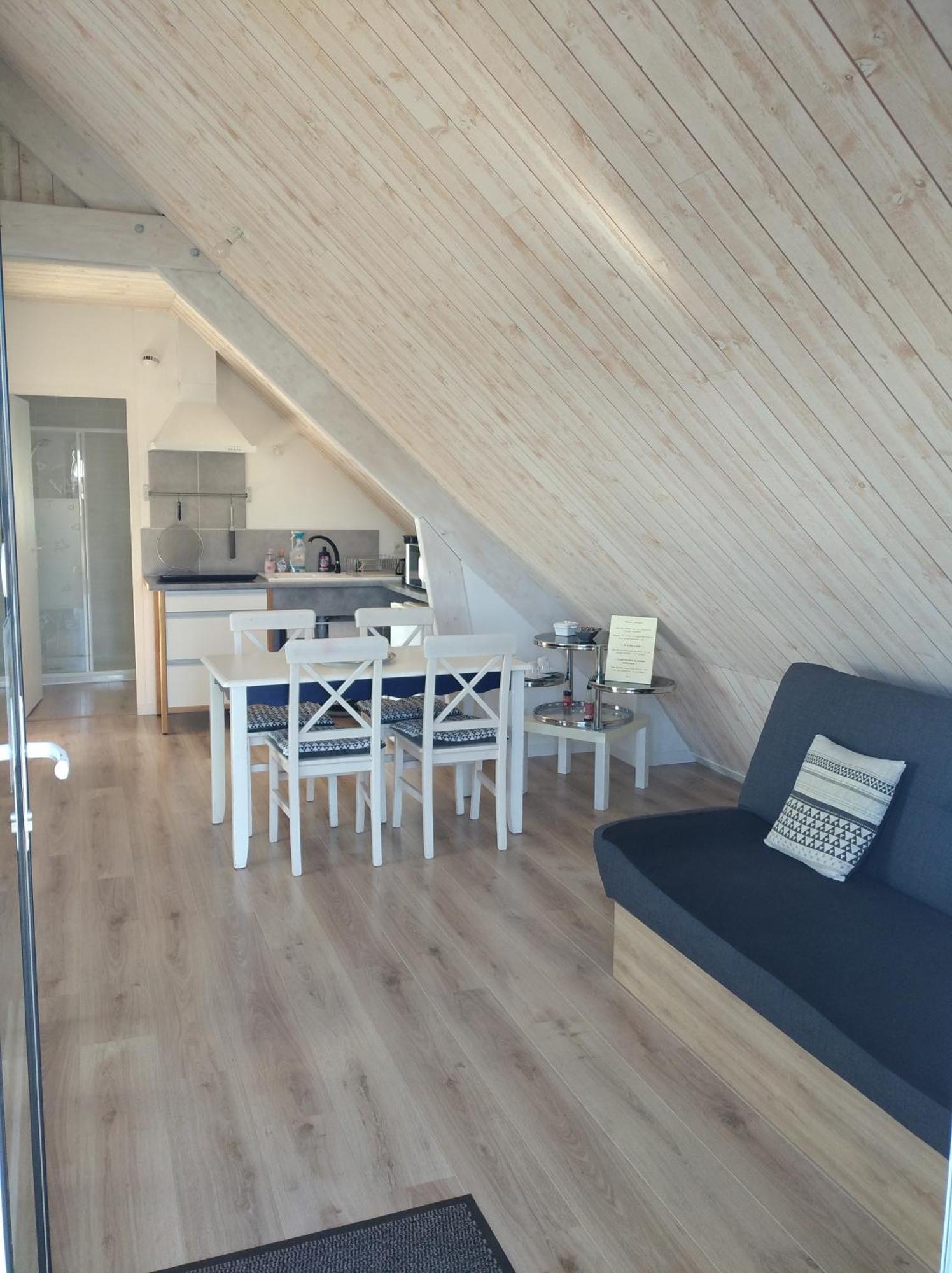 Apartamento La Gilleterie Loireauxence Exterior foto