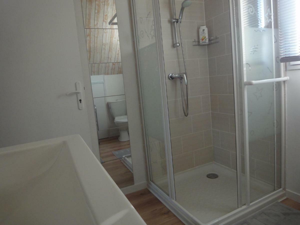 Apartamento La Gilleterie Loireauxence Exterior foto